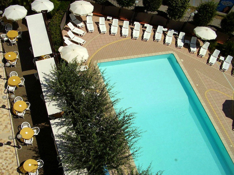 Hotel Nettuno Червія Екстер'єр фото