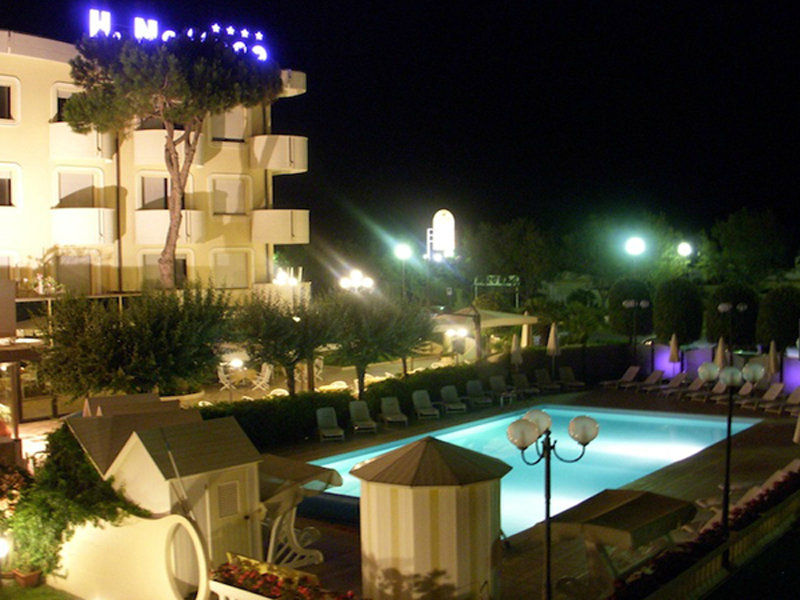 Hotel Nettuno Червія Екстер'єр фото