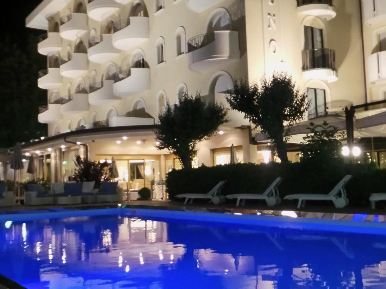 Hotel Nettuno Червія Екстер'єр фото