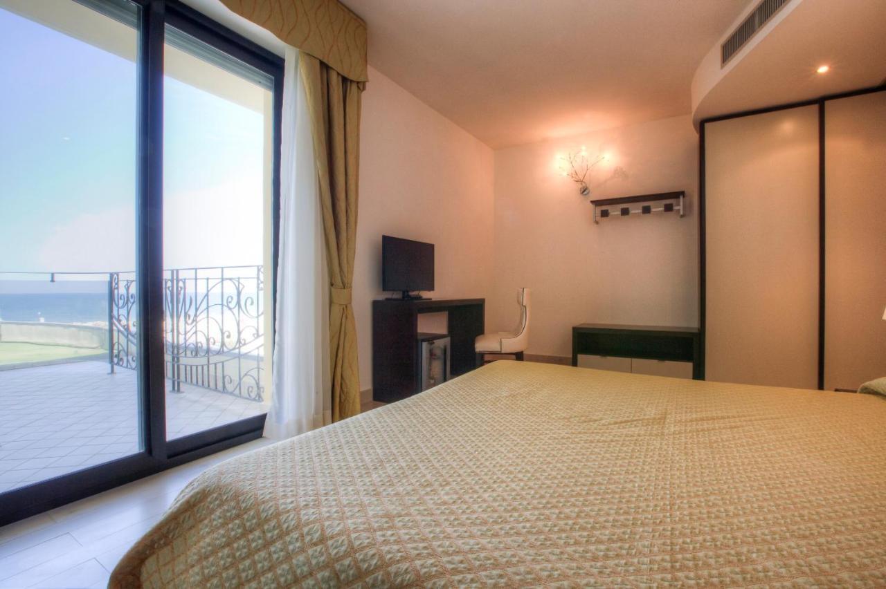 Hotel Nettuno Червія Екстер'єр фото