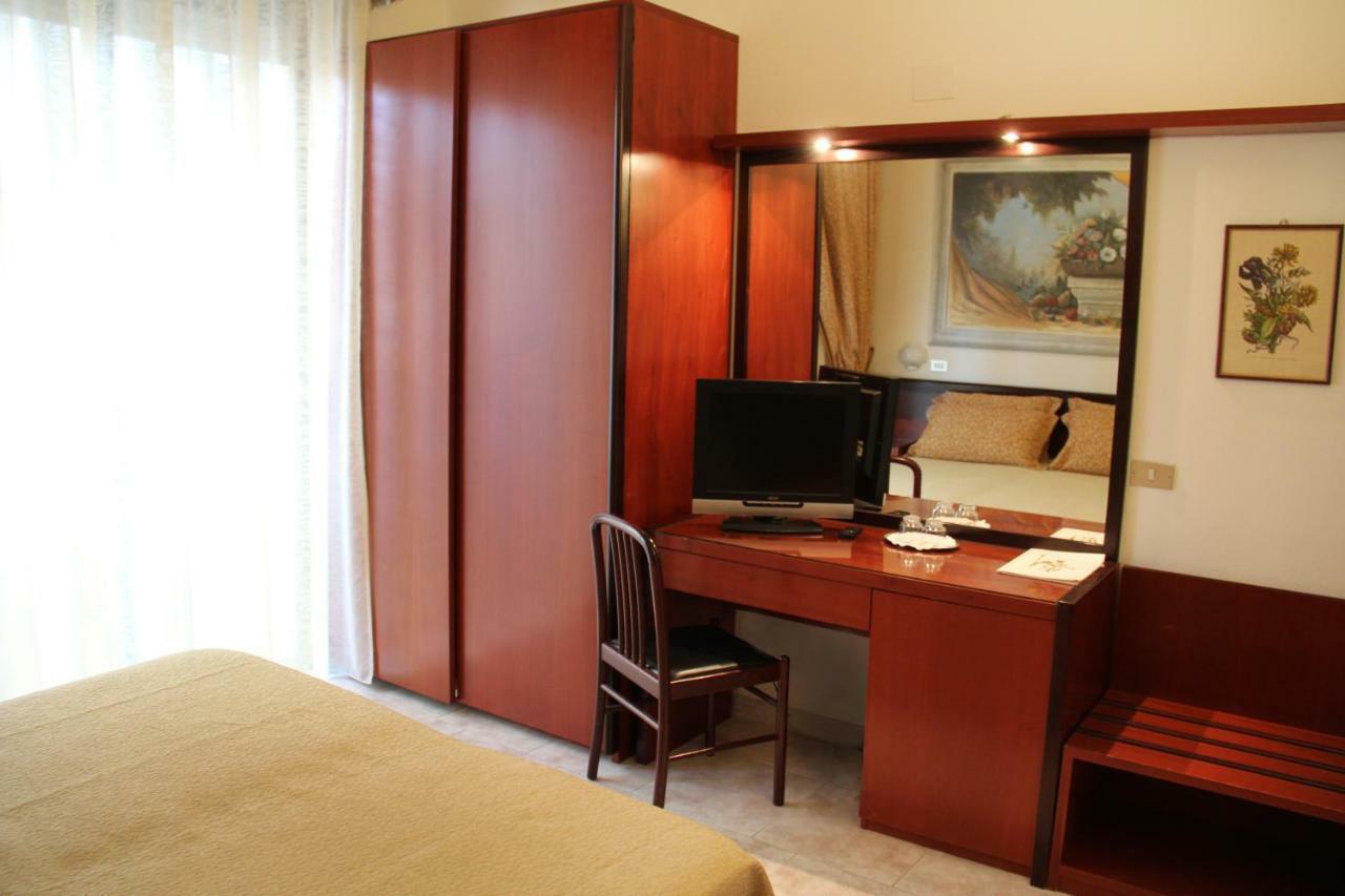 Hotel Nettuno Червія Екстер'єр фото