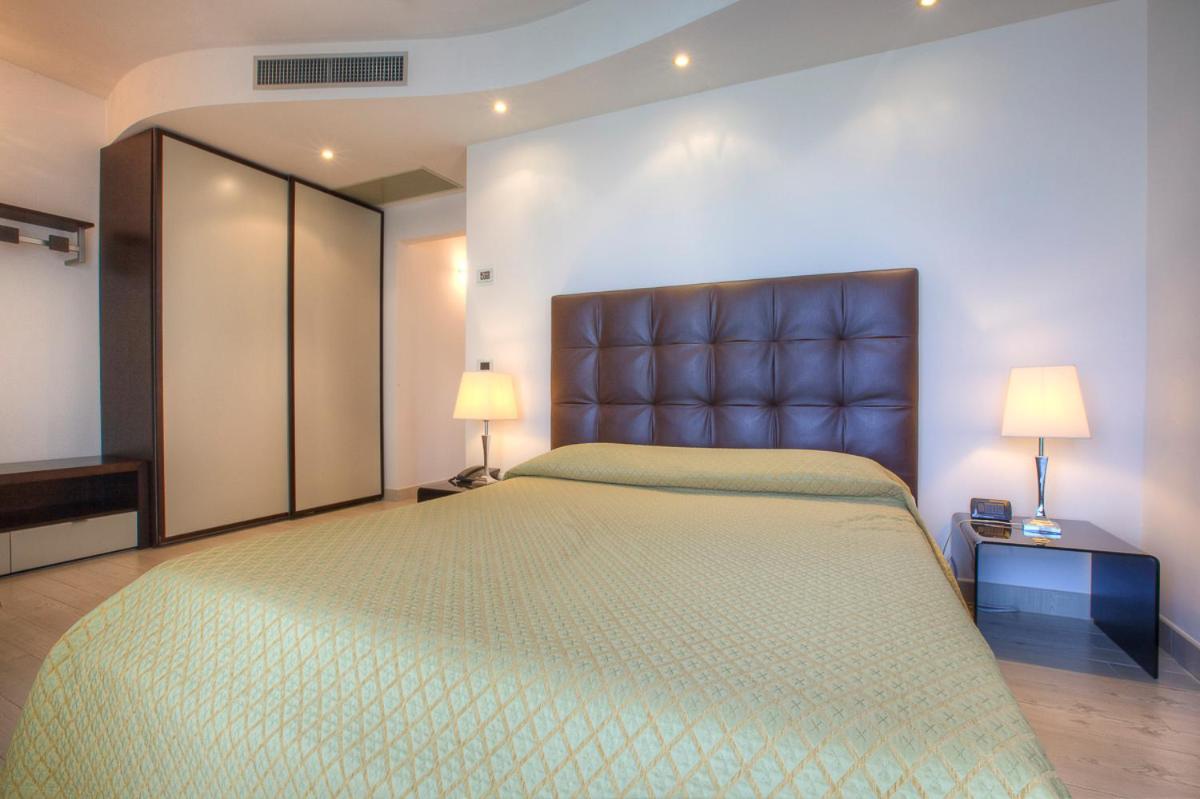 Hotel Nettuno Червія Екстер'єр фото